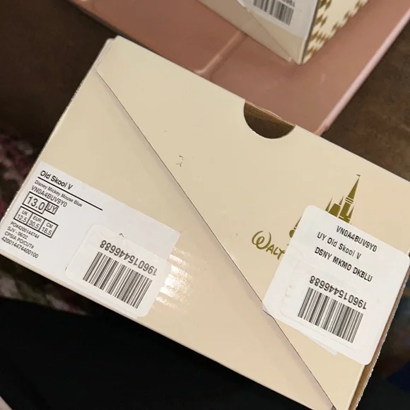 NWT Mickey Mouse VANS Old Skool V Sneakers (Child)
New in original box - Picture 12 of 12